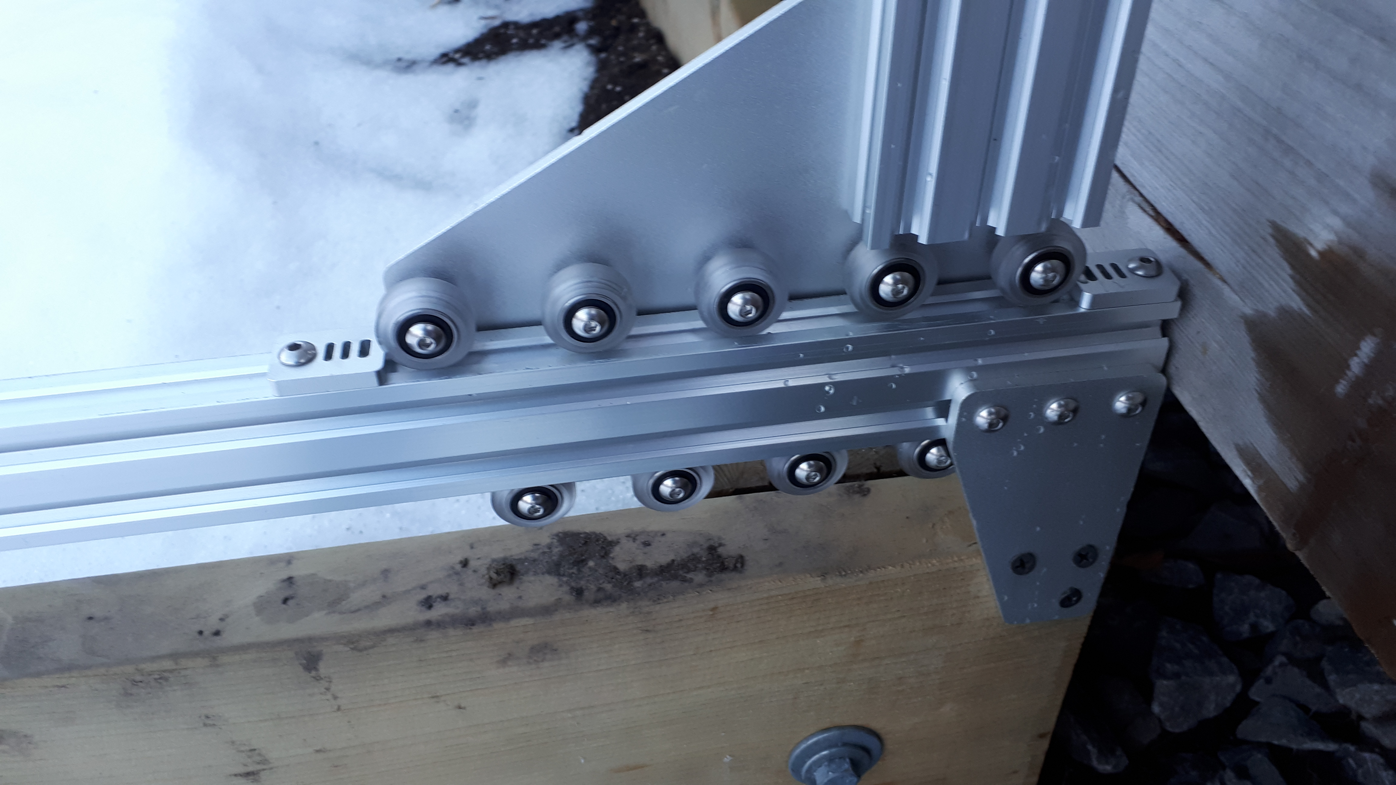 belt clips locking gantry in place belt clips locking gantry in place